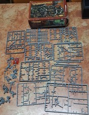 Warhammer boite grappes régiment de guerriers orques - plastique