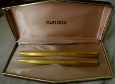 MAGNIFIQUE RARE PARURE STYLO PLUME & BILLE AURORA EN METAL PL. OR BROSSE + BOITE