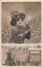 CP BONNE ANNEE FEMME ELEGANTE CHAPEAU SOUS NEIGE BOITE A LETTRES - 35090
