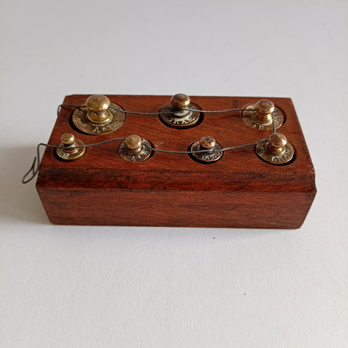 Boîte poids laiton - boîte,