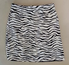 jupe noire et blanche motif zèbre :: kiabi :: taille 48