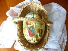 Panier ancien avec son gros oeuf en papier mâché et ses poupées mignonnettes