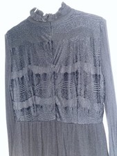 Robe Longue Manches Noir Haut Effet Dentelle Bas Volant Style Victorien BLANCO S