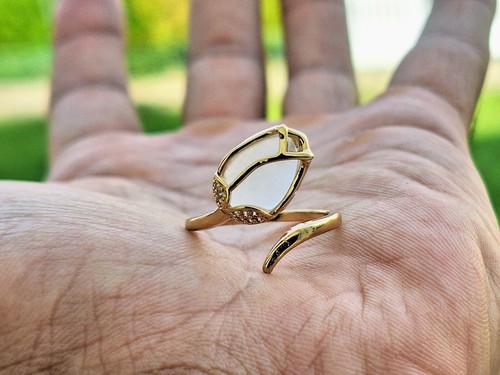 Bague ouverte forme de - ouverte, en