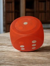 Grand baril lessive ancien rétro rouge, cube de rangement vintage déco