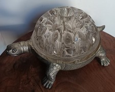 Ancienne beau et gros pique-fleurs en verre support métal Tortue Reims    C15