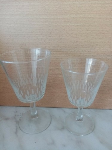 Duo verre ancien - pied, a