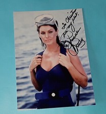  Autographe Priscilla Presley  photo couleur  signée 15 X 21  cm Dédicace 
