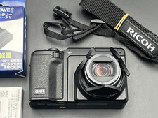 Appareil photo numérique compact Ricoh GXR 28-300 mm f3,5-5,6 objectif testé ...