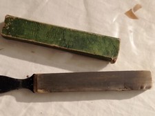 Lot 2 anciens cuirs à rasoir