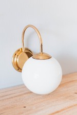 Petite Lampe Globe à Bras en Verre Applique Murale et Métal Doré