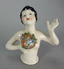 DEMI-FIGURINE PORCELAINE FEMME