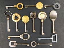 Vintage,Lot 13 anciennes clés,clef de meuble,commode,Buffet,placard,serrure,key