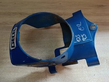 UNE PLAQUE PHARE CARENAGE AVANT TETE DE FOURCHE SUZUKI TS 125 ER REF 51811-48501