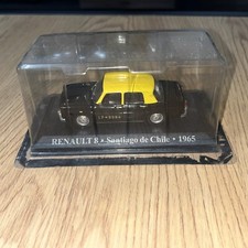 RENAULT 8 Santiago de Chile  1965 IXO pour Altaya Taxis du monde 1/43 sur Socle
