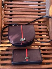 Ensemble sac à main et compagnon prune et bleu marine Paul's Boutique, neufs