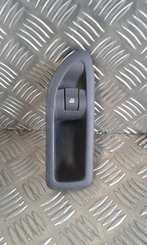 Commande bouton lève vitre