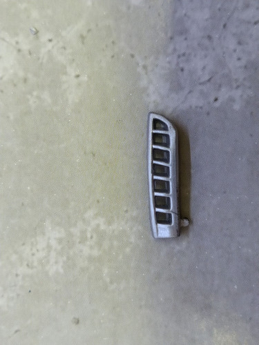 Grille latérale gauche - 1/18,