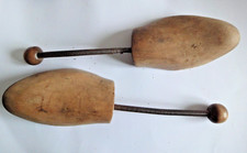 Paire d'embauchoirs en bois