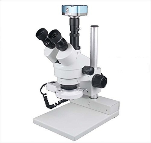Microscope trinoculaire