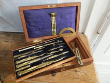 BELLE BOITE de COMPAS ANCIENS