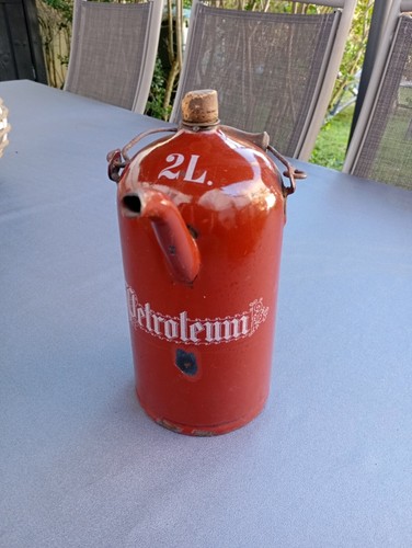 Ancien bidon pétrole - ancien,