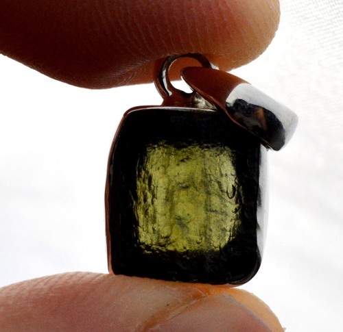 Moldavite carats - -,