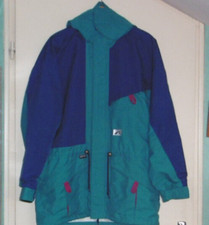 TRES  BELLE VESTE BLEU GORE TEX MAC TAILLE L EN BON ETAT