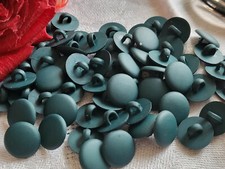 Lot  24 boutons vert sapin à pied  fond d'atelier 1,1 cm petit ref 4893