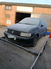 Pare Choc Avant Volkswagen Polo Année 1998 couleur Noir A Repeindre 
