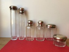 ensemble de toilette, flacons