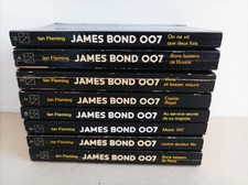 LOT 8  LIVRES- IAN FLEMING