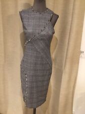 Superbe robe ajuste grise