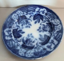 3 Assiettes faïence fine