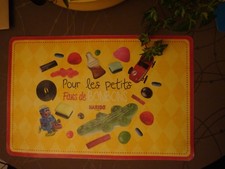 SET DE TABLE PUBLICITAIRE NESTLE OU HARIBO