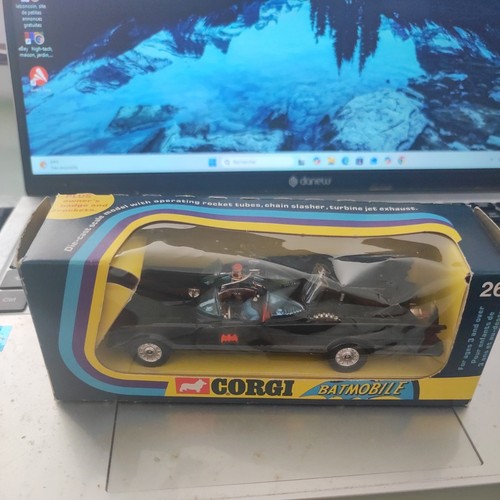 Corgi 267 batmobile 1973 - corgi,