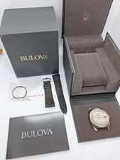 BULOVA ACCUTRON quartz dates watch avec boite / box / à restaurer ou pour pièces