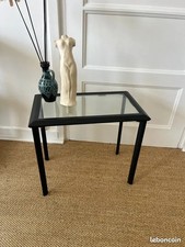 Petite sellette, table noire