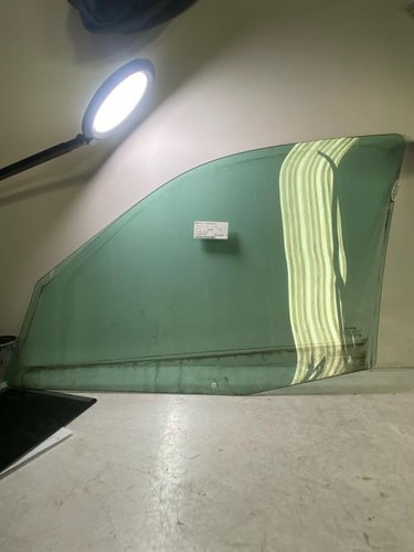 Vitre avant droit renault clio - vitre,