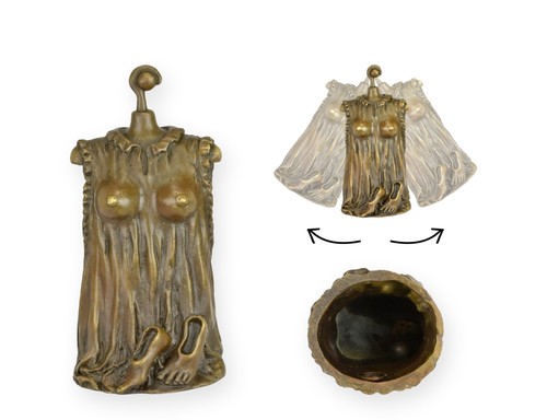 Une cloche table - de, bronze