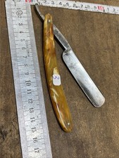 Outil De Barbier, ancien coupe choux rasoir Signé Réf N.3