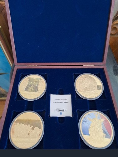 Coffret médailles - 4,