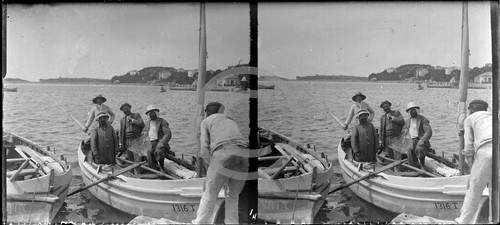 Groupe hommes sur barque - , de