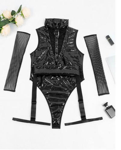 Ensemble lingerie pu à - de,