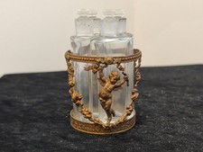 TRES BELLE CAVE A PARFUM NAPOLEON III , FLACONS A PARFUM BACCARAT