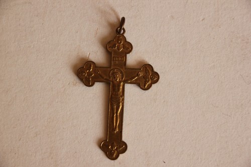 Petite croix ancienne - , en