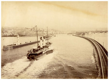 France, Ferry-Boat Entrant d'Angleterre vintage albumen print Tirage albu