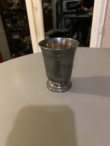 Ancienne timbale gobelet