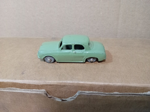 Renault dauphine verte - dauphine, au