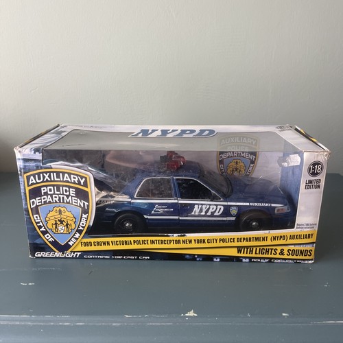 Greenlight 2001 ford crown - greenlight,